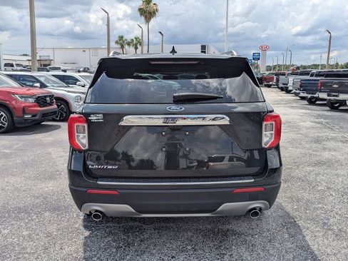 Used 2022 Ford Explorer Limited w/ Limited Technology Package RWD image 5