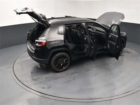 New 2026 Jeep Compass Latitude image 30