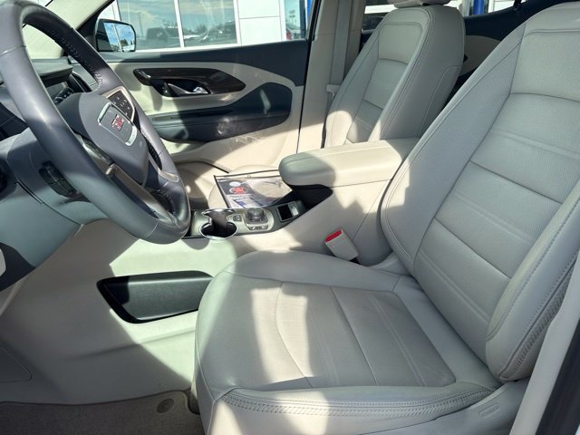 Used 2022 GMC Terrain Denali w/ Denali Premium Package AWD/4WD image 9