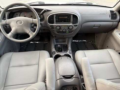 Used 2001 Toyota Sequoia Limited image 29