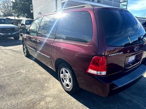 Used 2007 Ford Freestar SE image 2