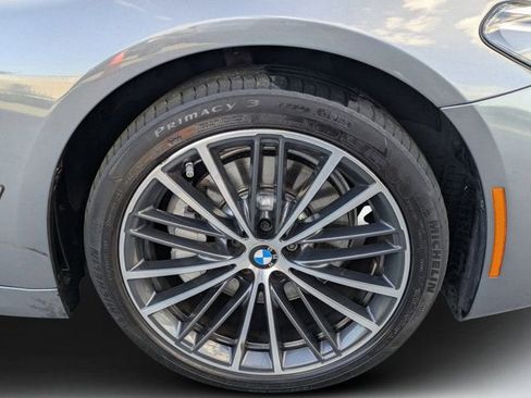 Used 2021 BMW 530i w/ Premium Package RWD image 9