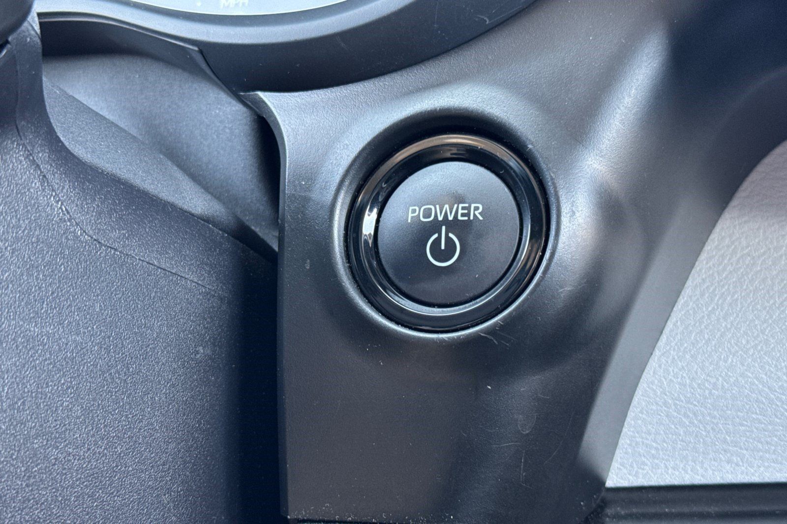 Used 2026 Toyota Sienna XLE FWD image 19