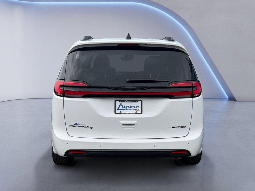 Used 2025 Chrysler Pacifica Limited FWD image 4