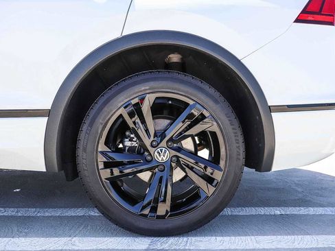 Certified 2023 Volkswagen Tiguan SE R-Line FWD image 10