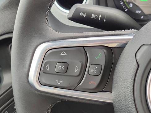 Used 2025 Jeep Wrangler Unlimited Sahara w/ Safety Group image 11