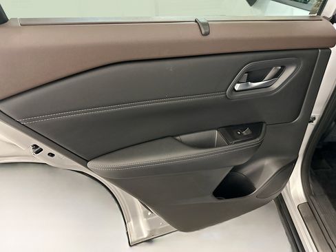 Used 2023 Nissan Rogue SL w/ SL Premium Package image 28