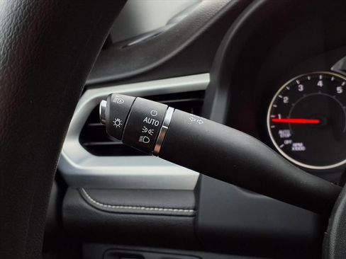 Certified 2023 GMC Acadia SLE image 17