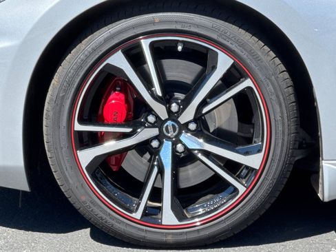 Used 2020 Nissan 370Z Coupe RWD image 41