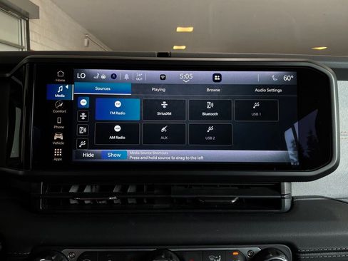 Used 2025 Jeep Wrangler Unlimited Sahara AWD/4WD image 30
