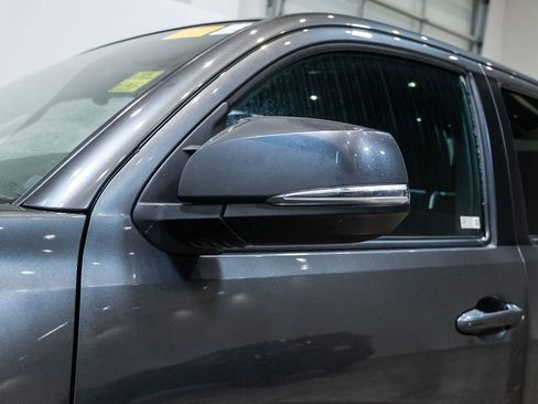 Used 2019 Toyota Tacoma TRD Sport image 8