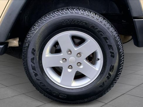 Used 2011 Jeep Wrangler Unlimited Sport image 9