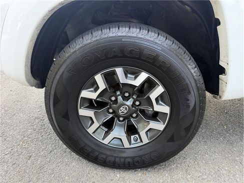 Used 2010 Toyota Tacoma PreRunner RWD image 11