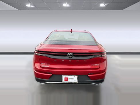 Certified 2024 Toyota Crown AWD/4WD image 10
