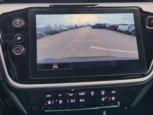 Used 2022 Chevrolet Bolt EUV LT w/ Convenience Package image 21