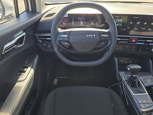 New 2026 Kia Sportage LX image 15