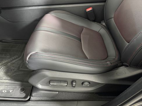 Used 2026 Honda Pilot Black Edition image 11