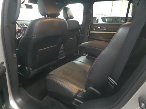 Certified 2018 Ford Explorer XLT w/ Equipment Group 202A FWD image 14