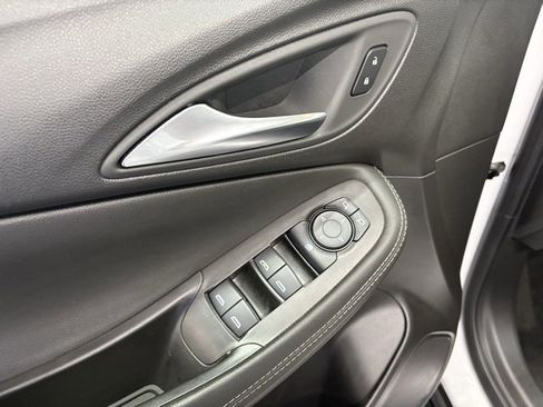 Used 2024 Buick Encore GX Sport Touring image 6