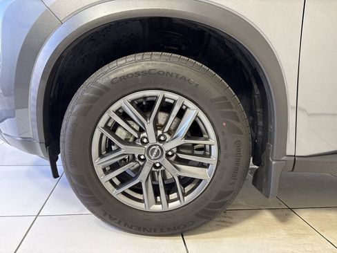 Used 2023 Nissan Rogue S image 9