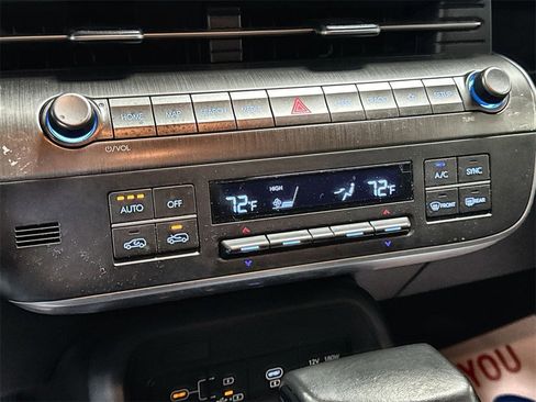 Used 2024 Hyundai Kona SEL image 21