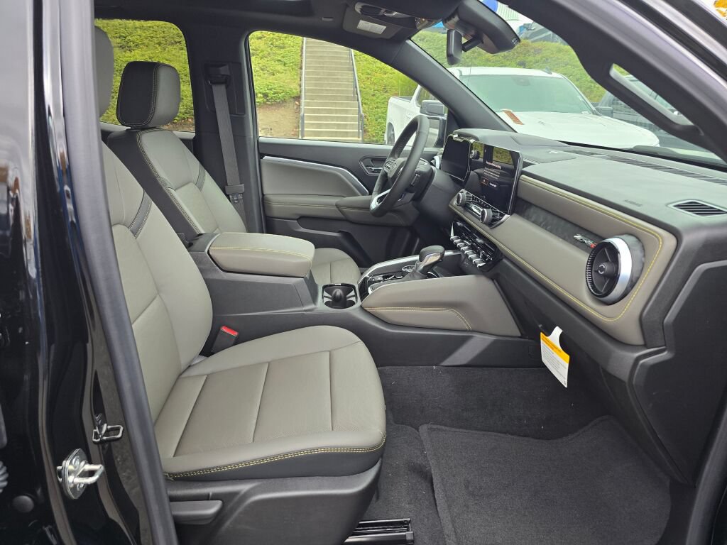 New 2026 Chevrolet Colorado ZR2 w/ Midnight Edition AWD/4WD image 12
