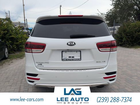 Used 2017 Kia Sorento SX image 4