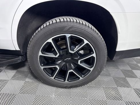 Used 2022 Chevrolet Tahoe RST w/ Sport Performance Package image 11