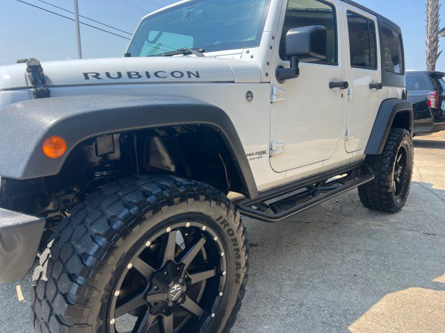 Used 2018 Jeep Wrangler Unlimited Rubicon w/ Connectivity Group AWD/4WD image 14