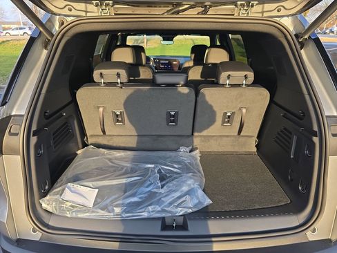 New 2026 Chevrolet Traverse LT image 12