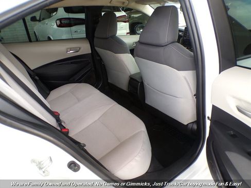 Used 2020 Toyota Corolla LE w/ Carpet Mat Package (TMS) image 22