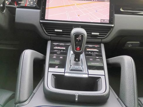 Used 2020 Porsche Cayenne Base image 38