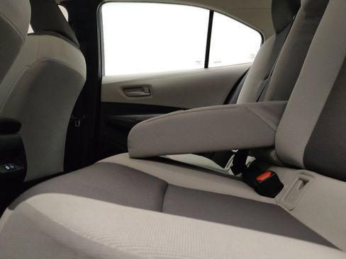 Used 2025 Toyota Corolla LE FWD image 18