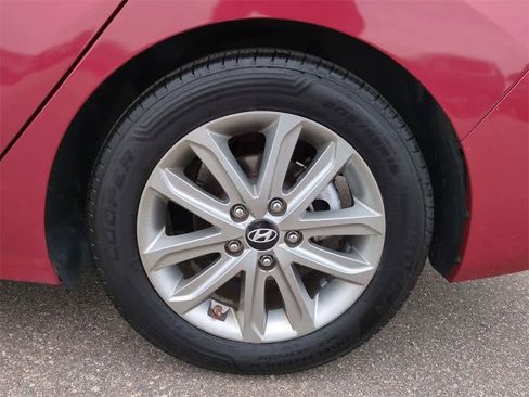 Used 2015 Hyundai Elantra SE w/ Option Group 03 image 6