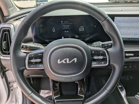 Certified 2025 Kia Sorento S w/ Panoramic Sunroof Package FWD image 31