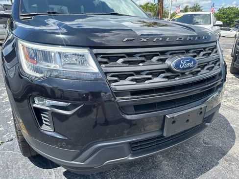 Used 2019 Ford Explorer XLT w/ Equipment Group 202A AWD/4WD image 12