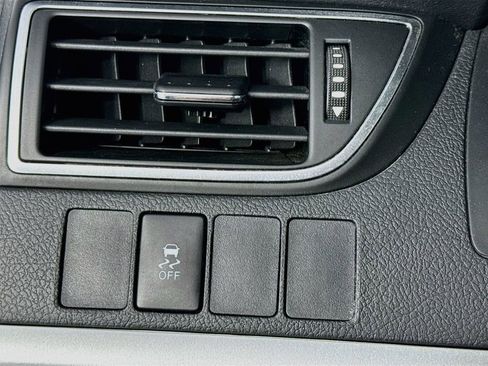 Used 2016 Toyota Camry SE FWD image 14
