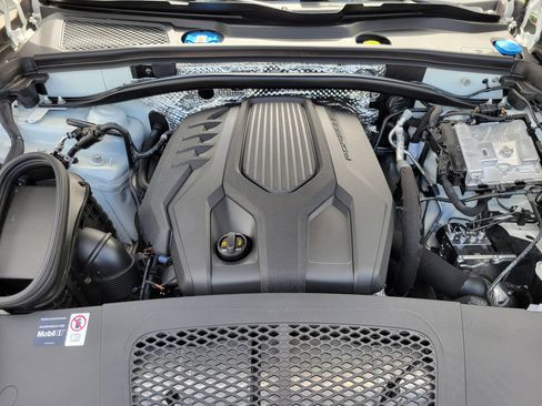 Used 2026 Porsche Macan AWD/4WD image 35