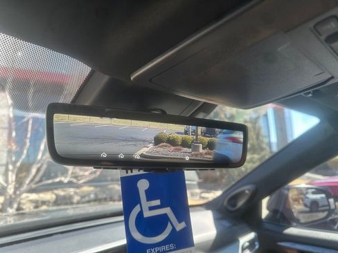 Certified 2025 Toyota Highlander Platinum AWD/4WD image 15