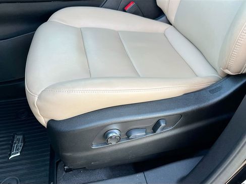 Used 2024 Cadillac XT4 Premium Luxury w/ Cold Weather Package FWD image 18