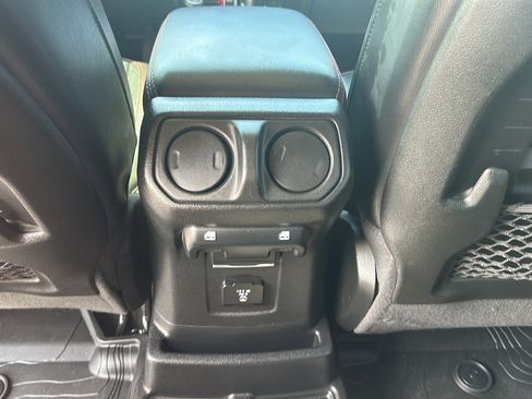 Used 2021 Jeep Wrangler Unlimited Rubicon AWD/4WD image 21