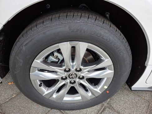 New 2025 Toyota Sienna Limited image 5