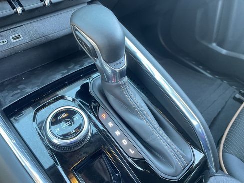 Used 2024 GMC Canyon AT4 image 16