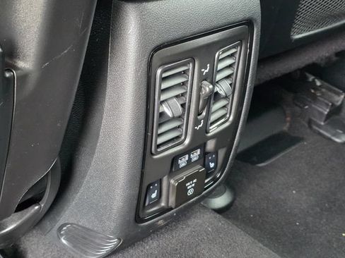 Used 2024 Dodge Durango GT RWD image 19