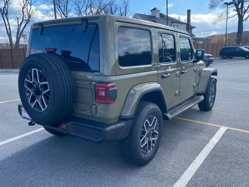 New 2026 Jeep Wrangler Unlimited Sahara AWD/4WD image 8