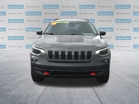Used 2019 Jeep Cherokee Trailhawk w/ Comfort/Convenience Group AWD/4WD image 2