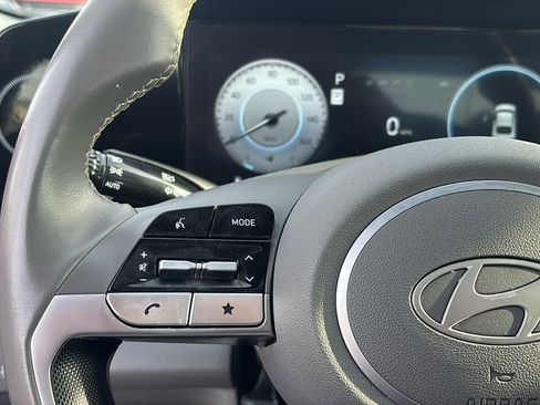 Used 2025 Hyundai Elantra SEL FWD image 17