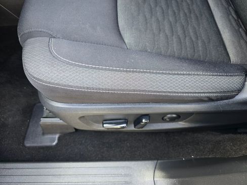 Used 2025 Nissan Pathfinder SV AWD/4WD image 19