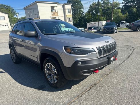 Used 2021 Jeep Cherokee Trailhawk AWD/4WD image 5