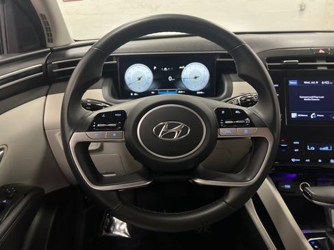 Used 2022 Hyundai Tucson SEL w/ Convenience + Premium Package FWD image 16